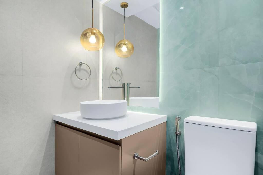 First Class 1br Modern Downtown Oasis Apartment