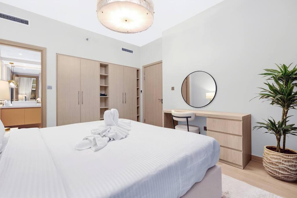 First Class 1br Modern Downtown Oasis Apartment Dubai