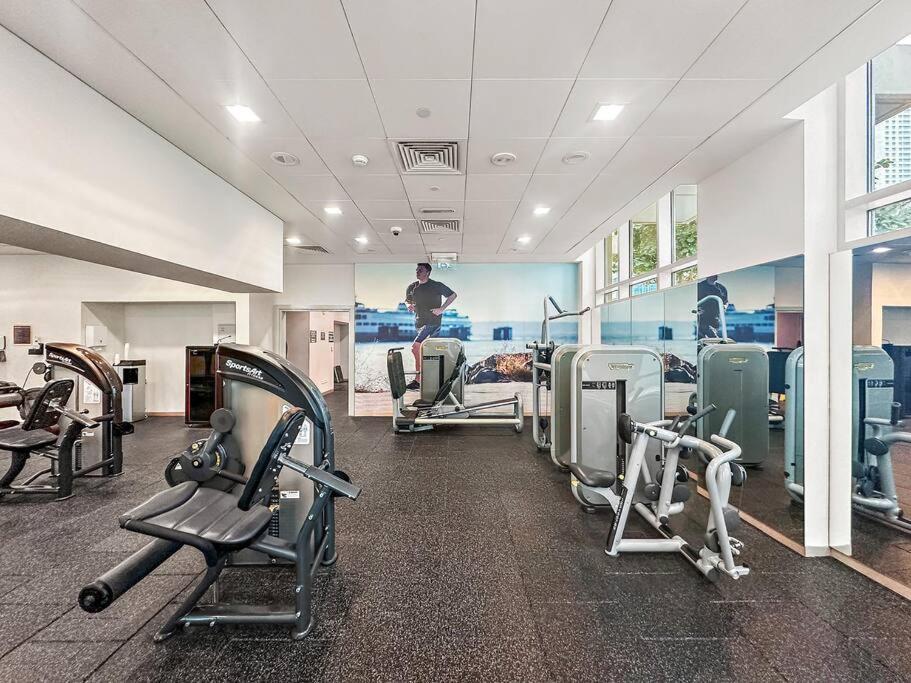 Apartment First Class 1br Modern Downtown Oasis Dubai