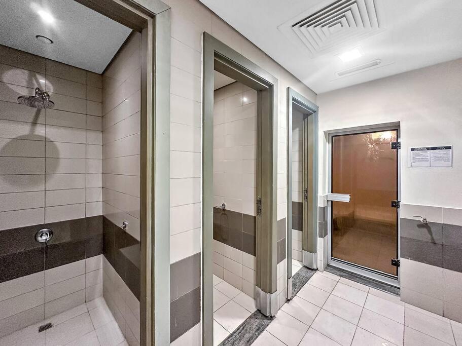 Apartment First Class 1br Modern Downtown Oasis *