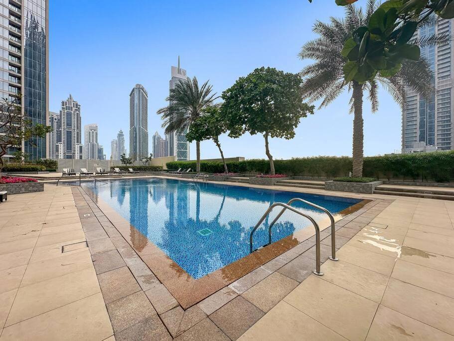 Apartment First Class 1br Modern Downtown Oasis Dubai