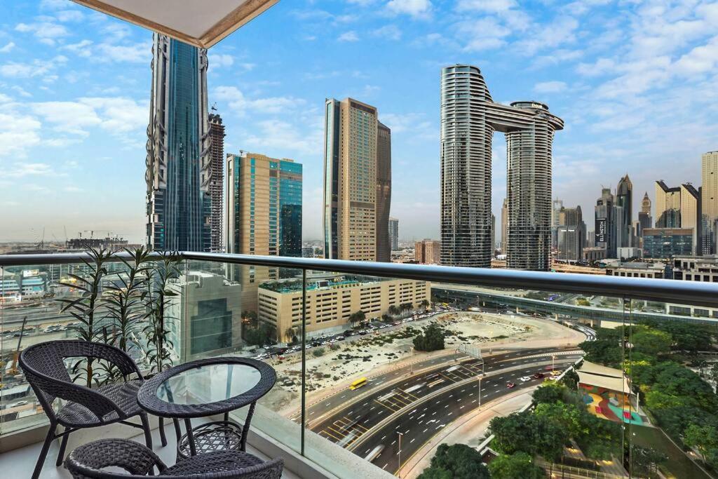 Apartment First Class 1br Modern Downtown Oasis