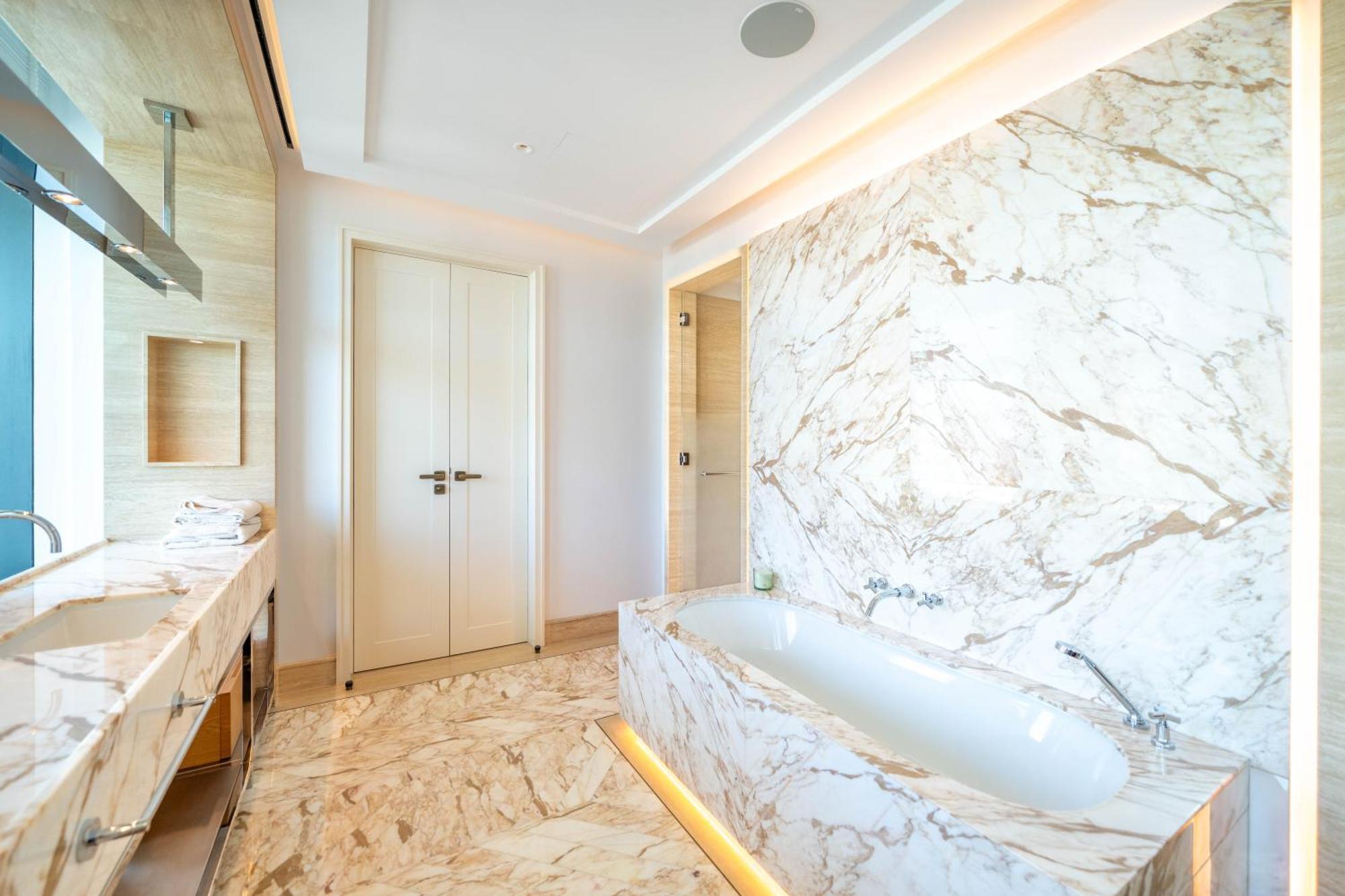 Lana By The Dorchester Collection - Glamorous Three Bedroom Apartment Dubai