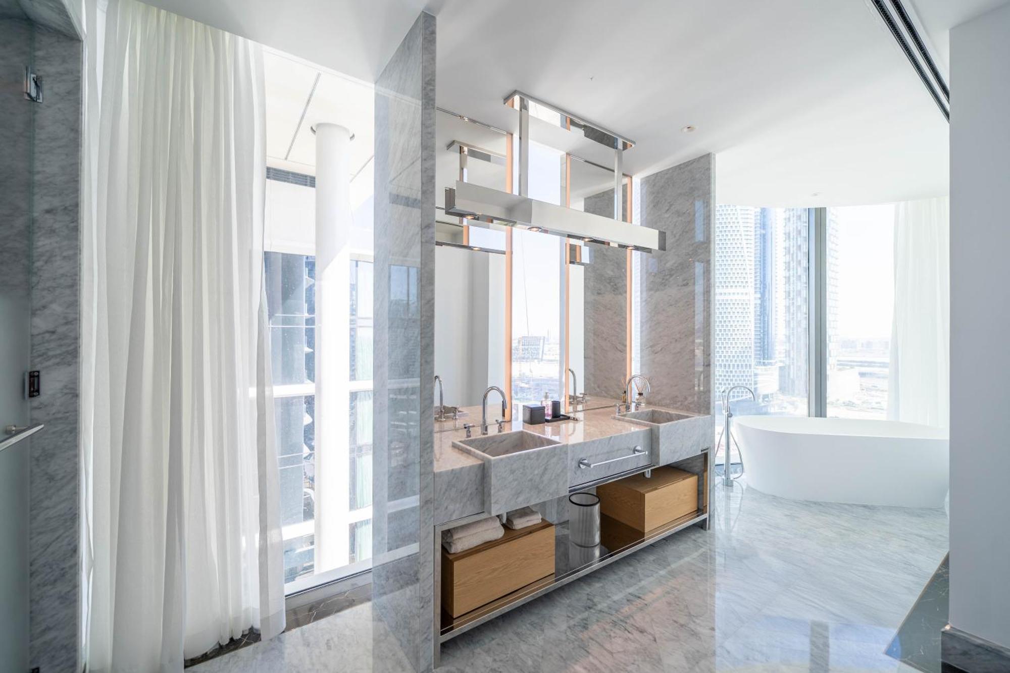 Lana By The Dorchester Collection - Glamorous Three Bedroom * Dubai