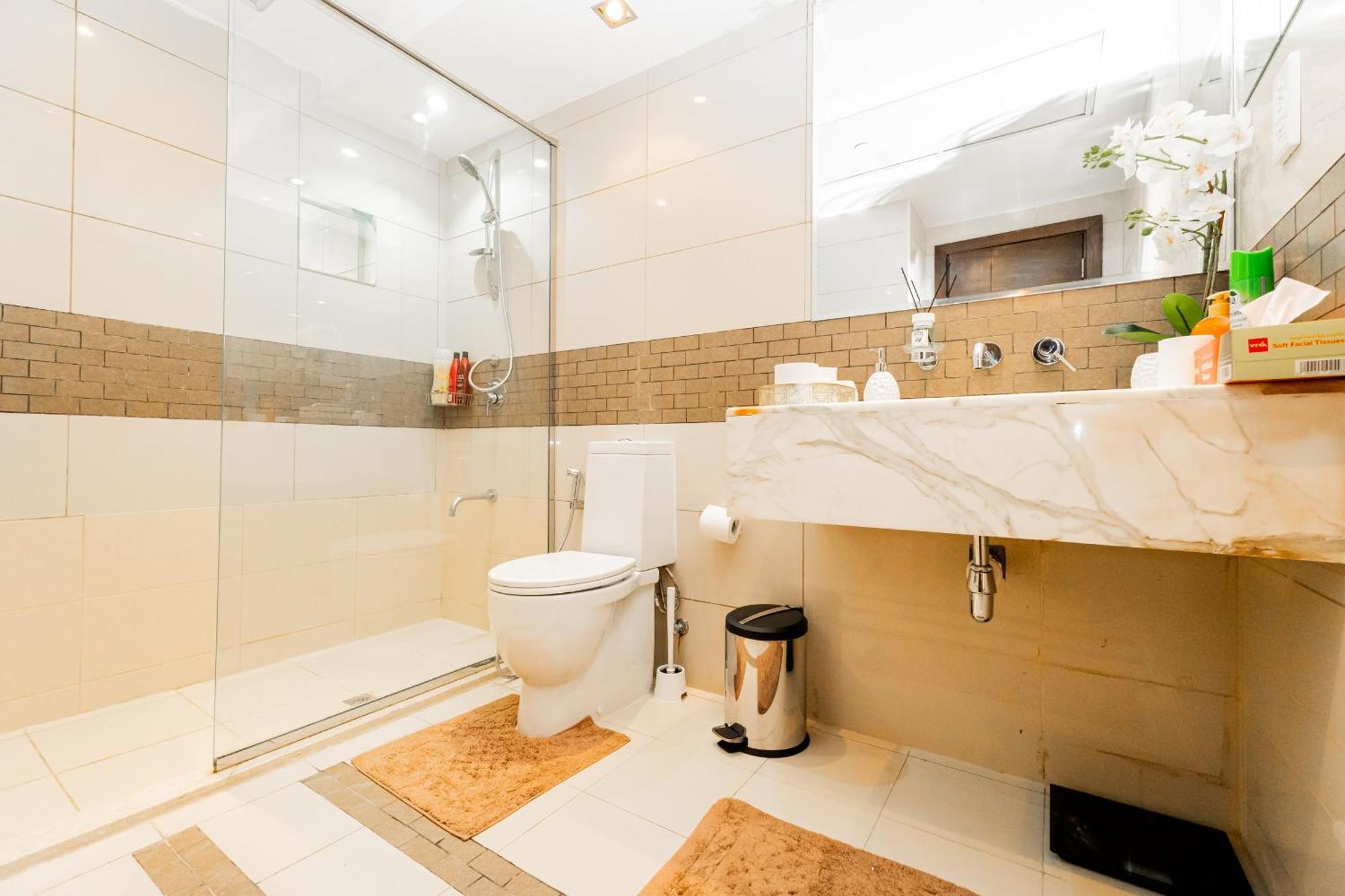 Chic 1Br Marina View Retreat *