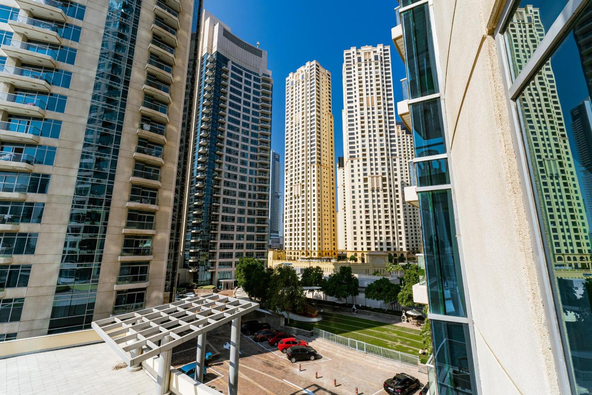 Chic 1Br Marina View Retreat Dubai