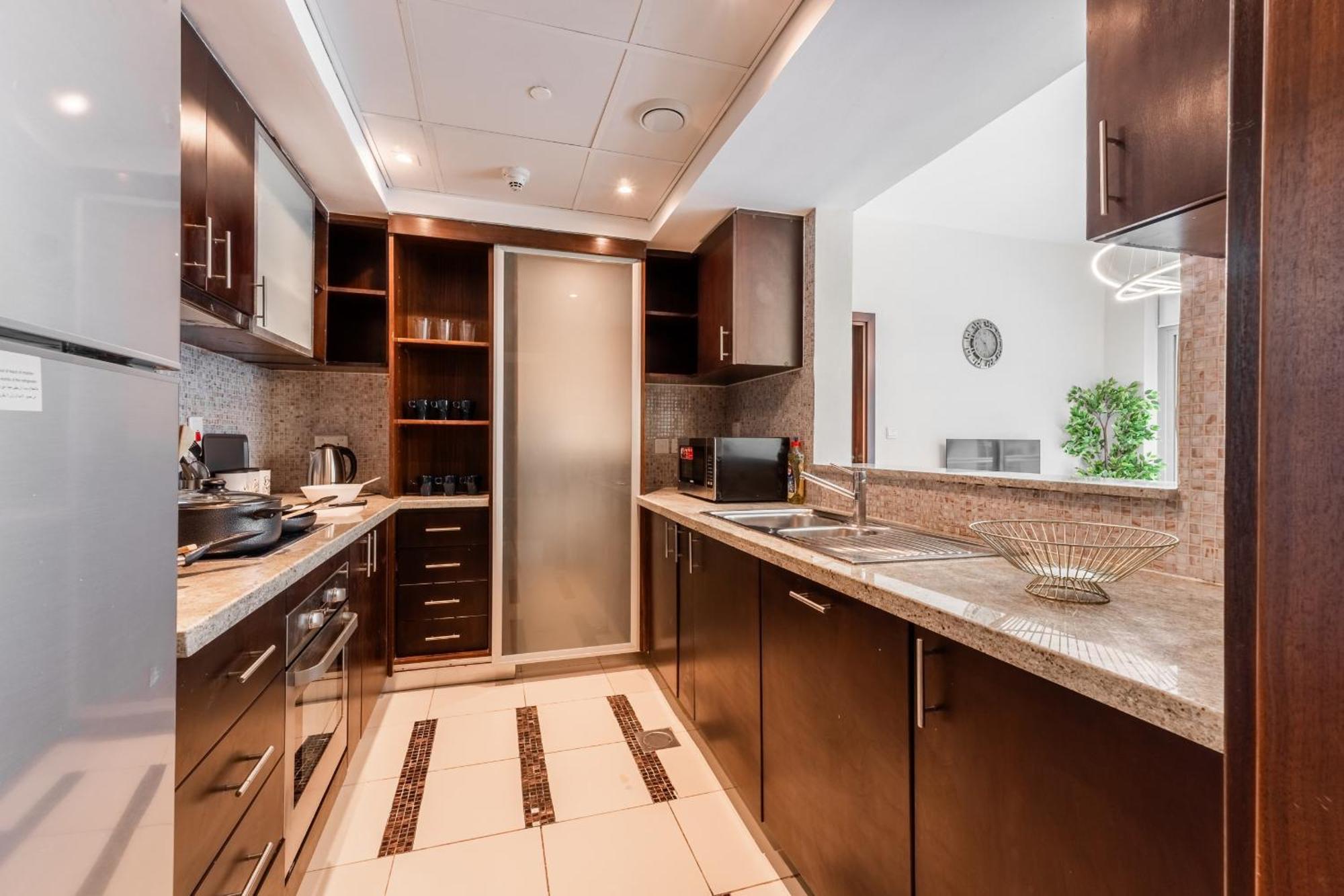 Chic 1Br Marina View Retreat *