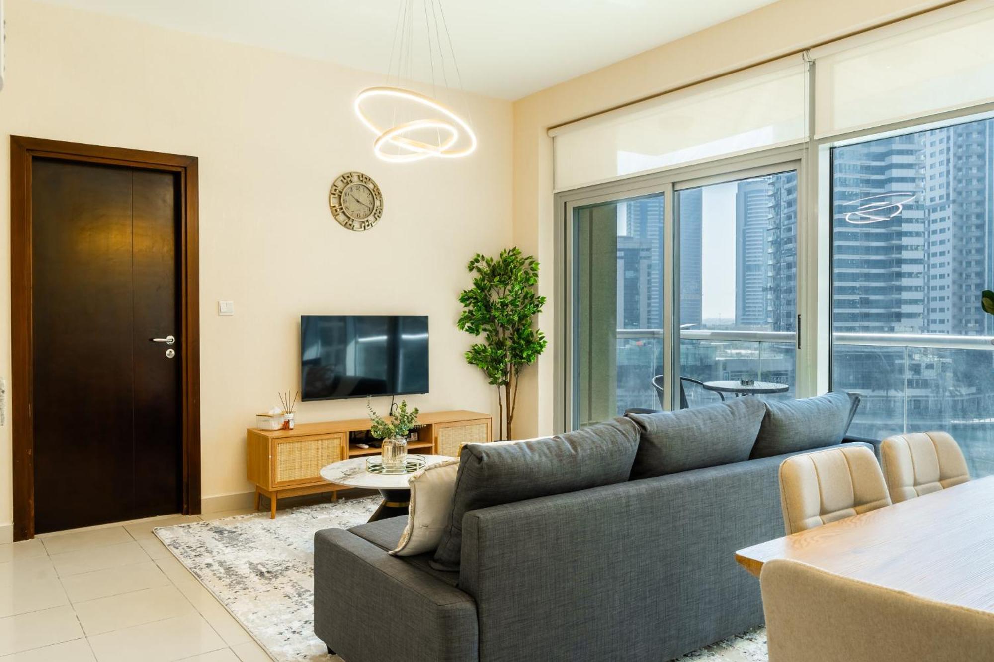 Chic 1Br Marina View Retreat Apartment