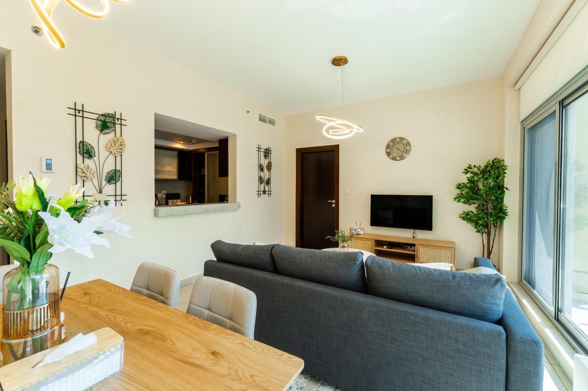 Chic 1Br Marina View Retreat Dubai