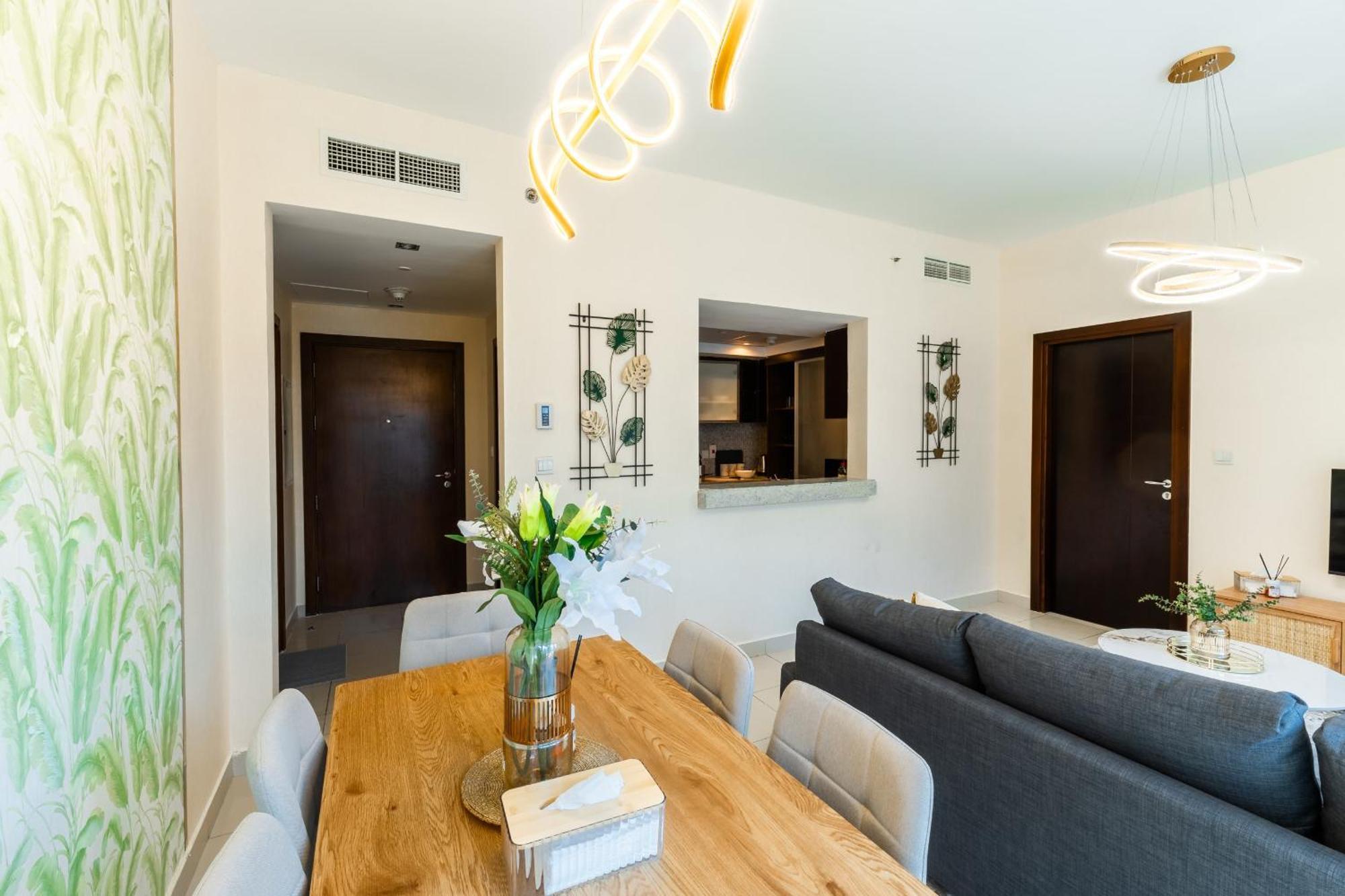 Chic 1Br Marina View Retreat