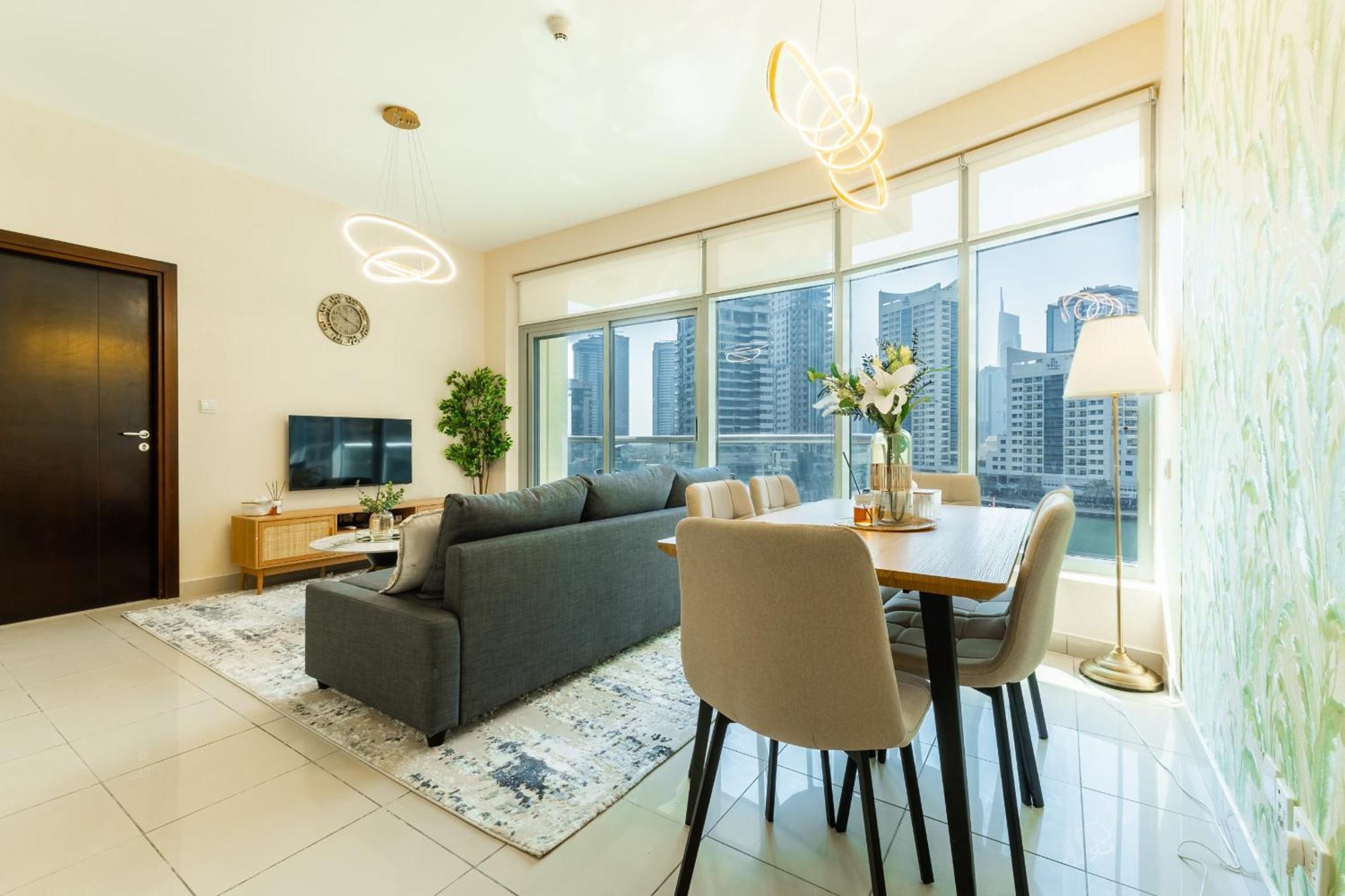 Chic 1Br Marina View Retreat *