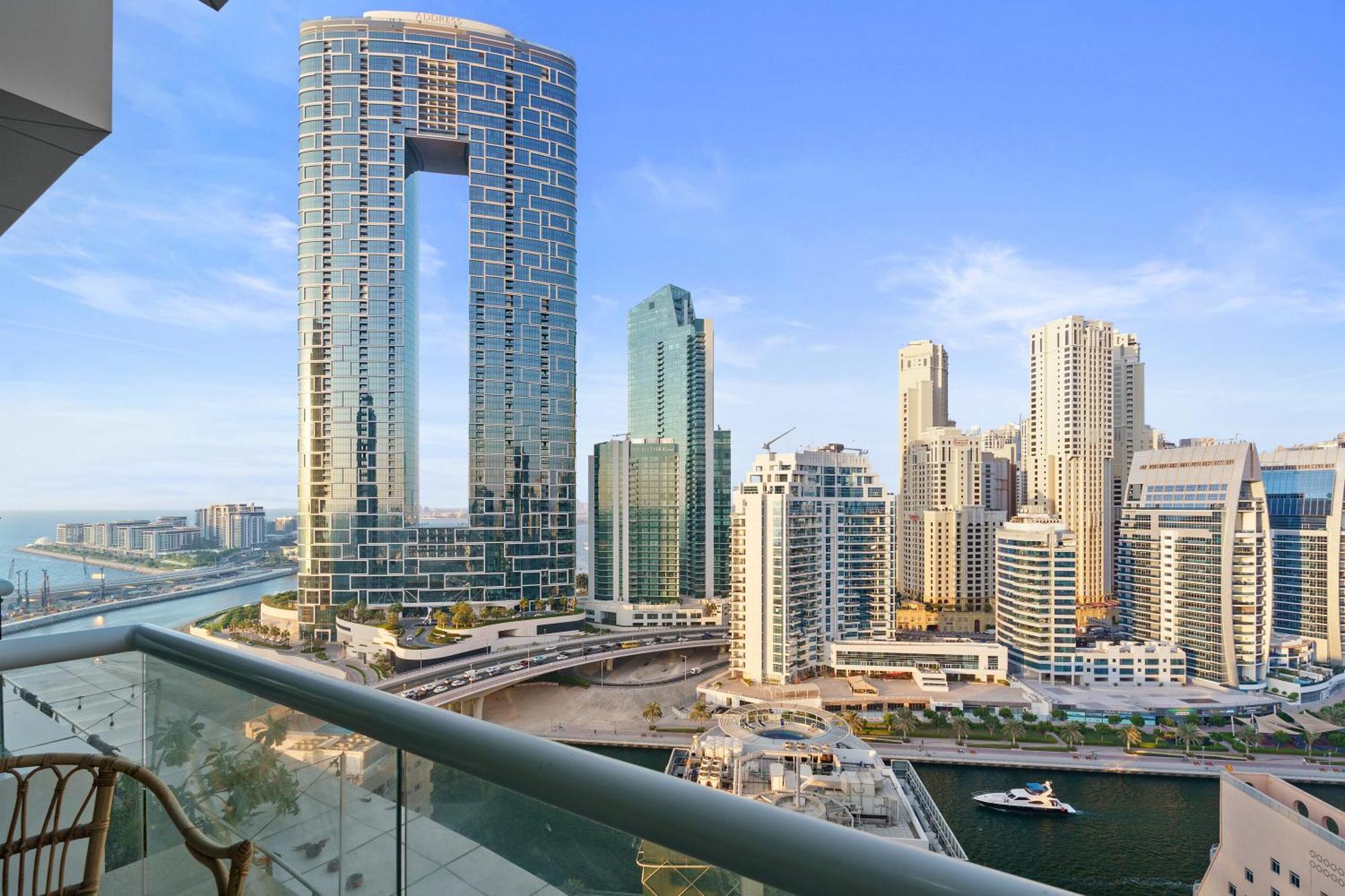 3br In Marina 10 Min To Jbr Dubai