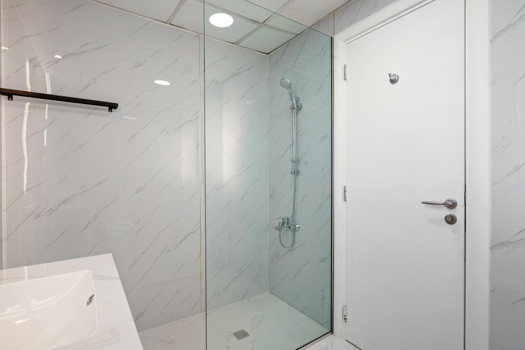 3br In Marina 10 Min To Jbr Apartment *