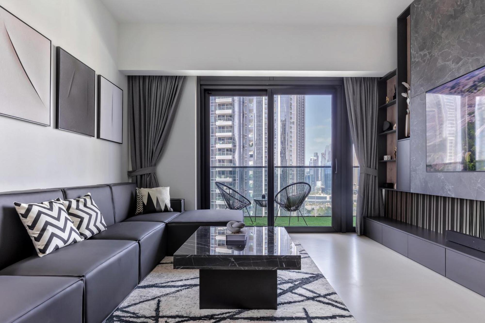 Luxurious 4br W/ Prime Burj Khalifa View Apartment Dubai