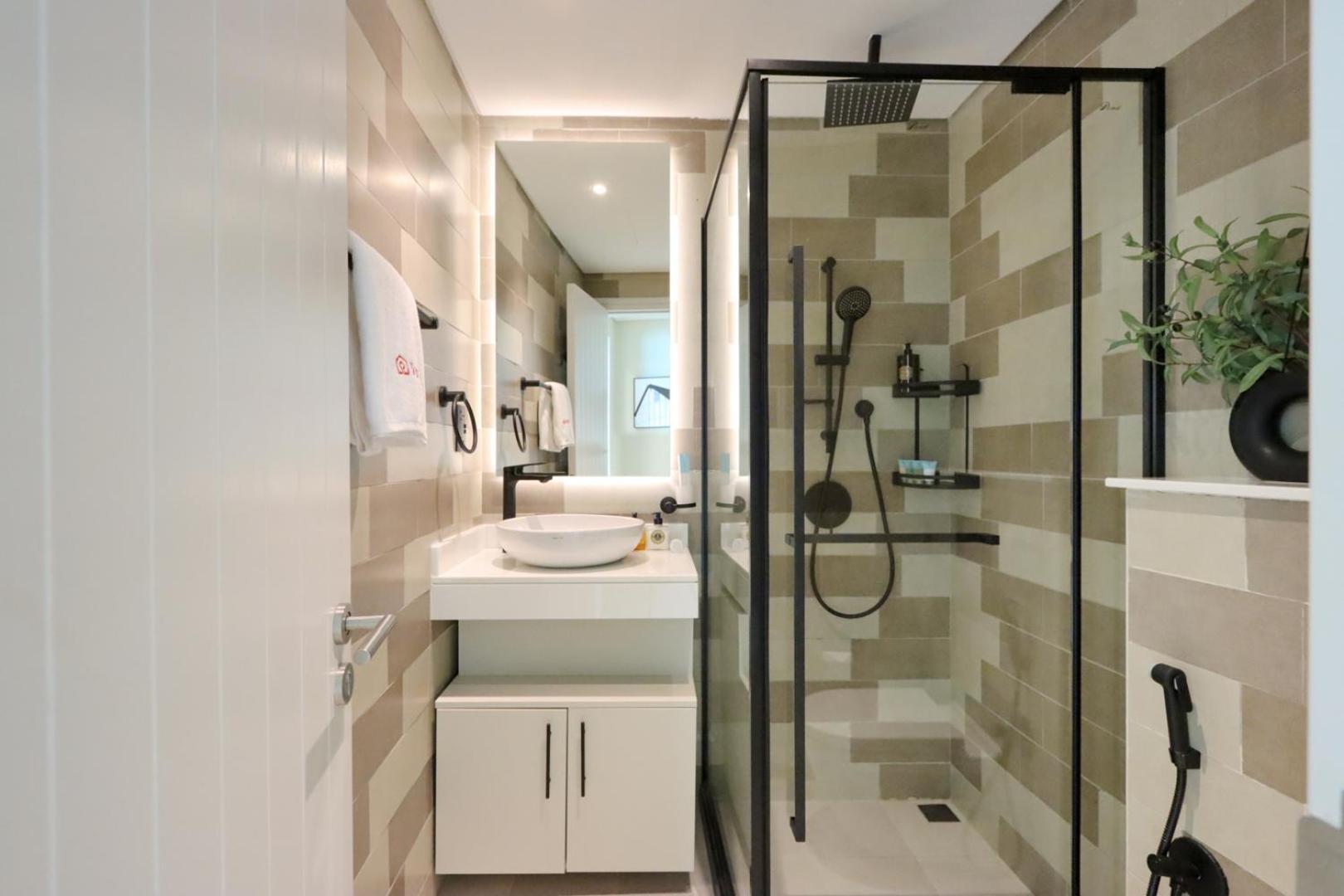 Livbnb-upgraded 2br With Iconic Marina Views * Dubai