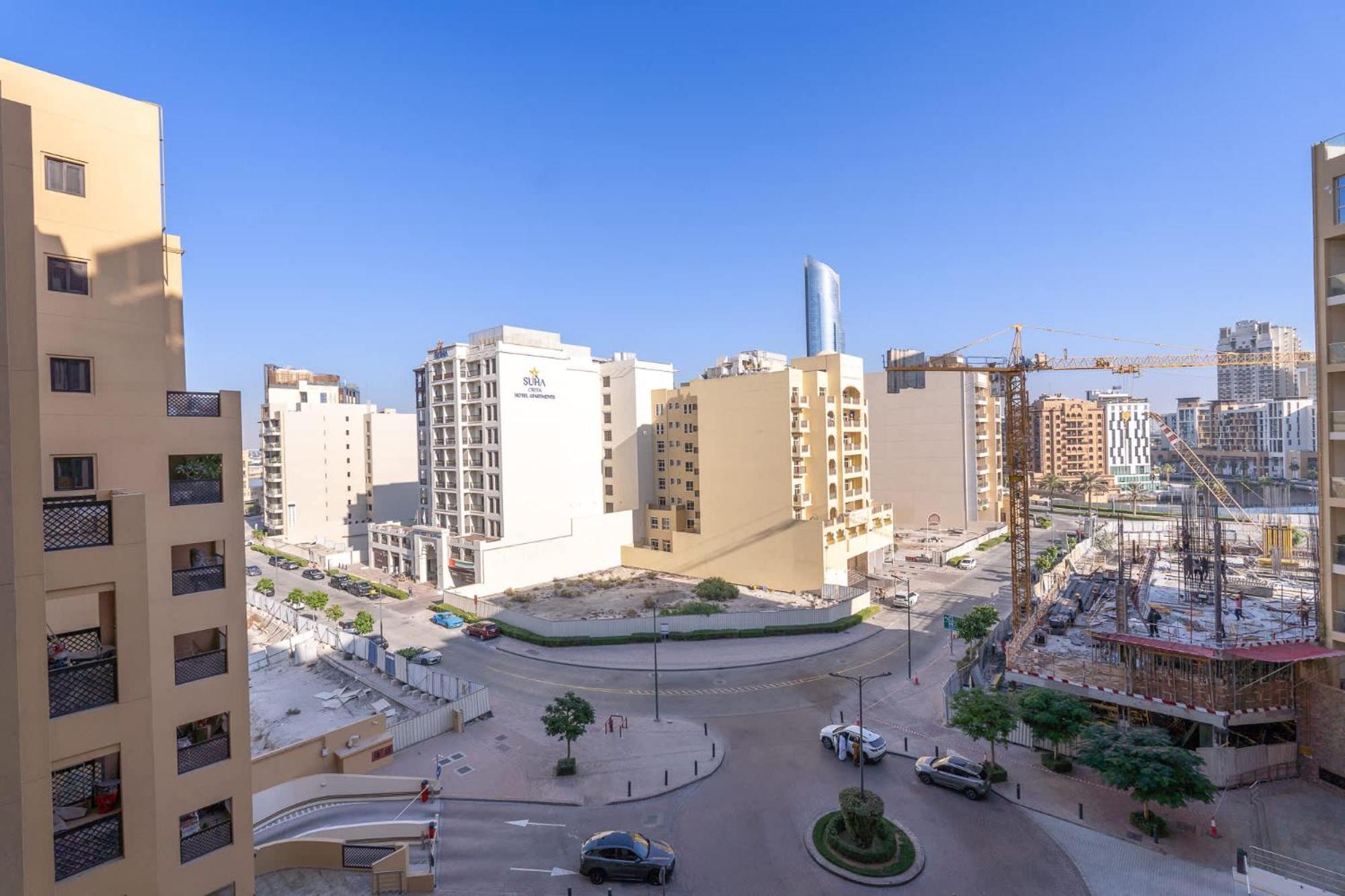 1 Bed Flat That Sleeps 4 In Al Jaddaf * Dubai