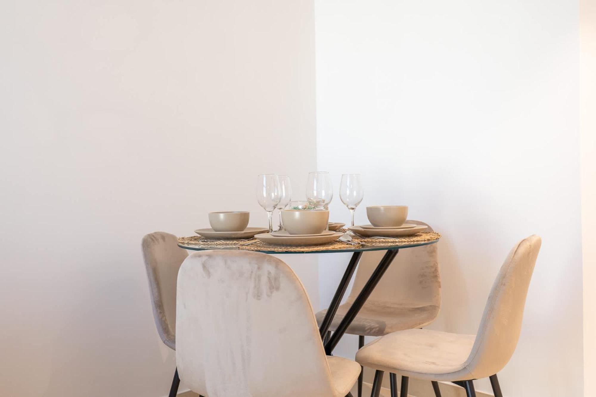 Apartment 1 Bed Flat That Sleeps 4 In Al Jaddaf *