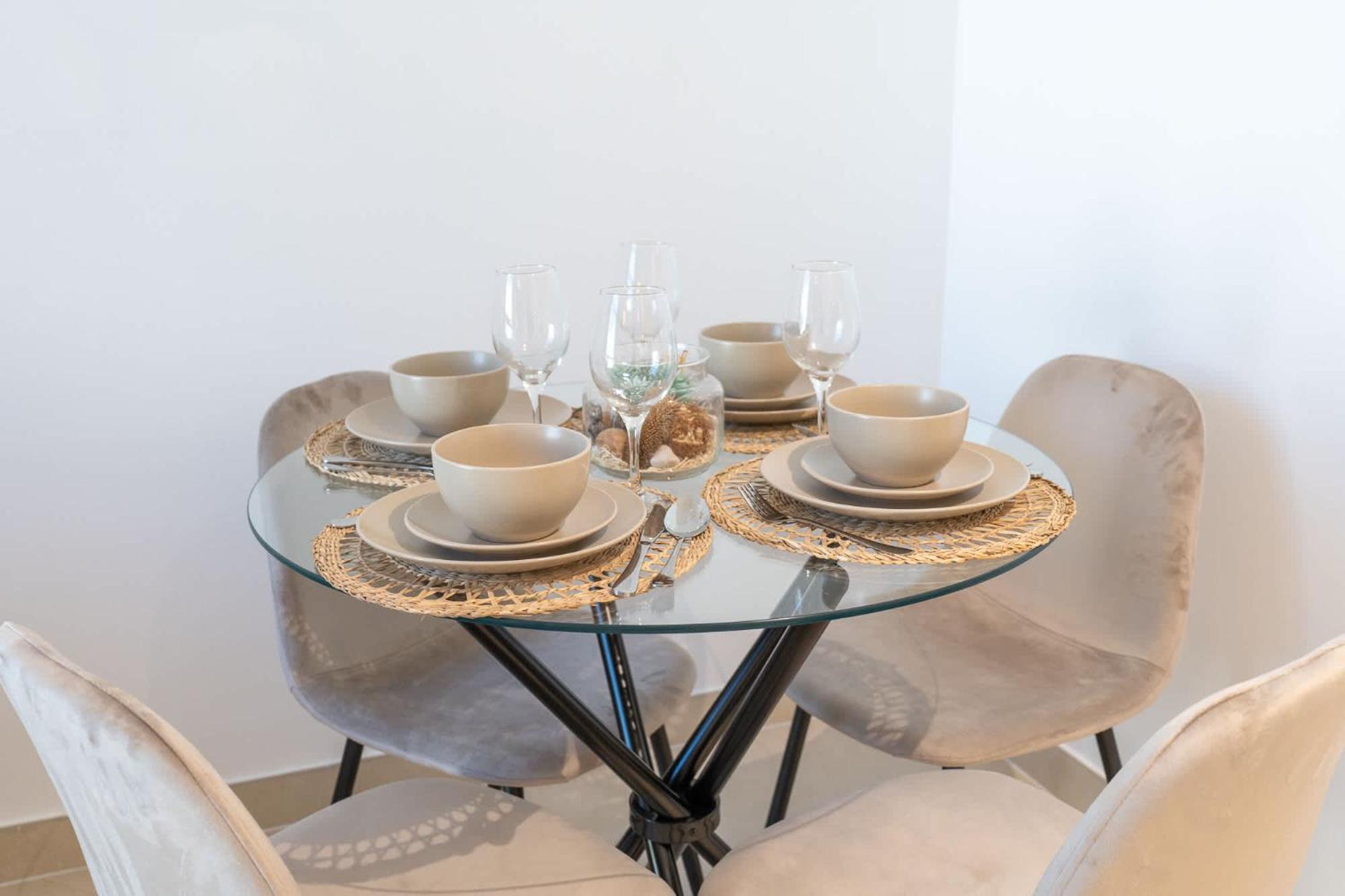 1 Bed Flat That Sleeps 4 In Al Jaddaf * Dubai