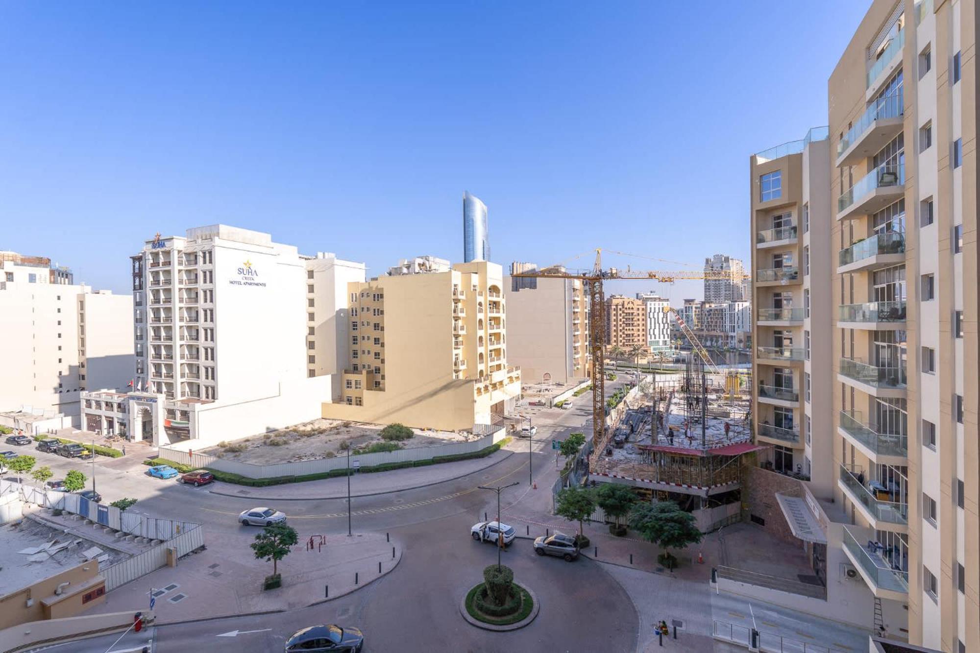 1 Bed Flat That Sleeps 4 In Al Jaddaf * Dubai