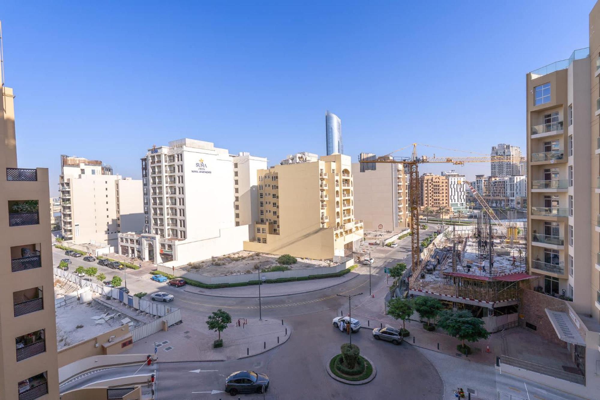 1 Bed Flat That Sleeps 4 In Al Jaddaf *