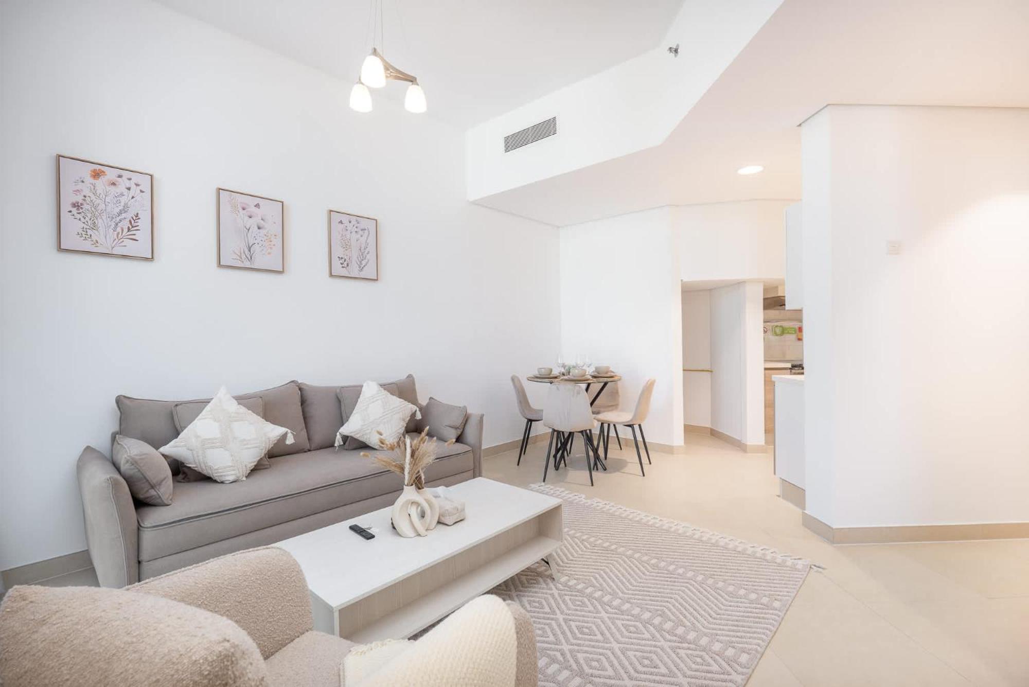 1 Bed Flat That Sleeps 4 In Al Jaddaf Apartment