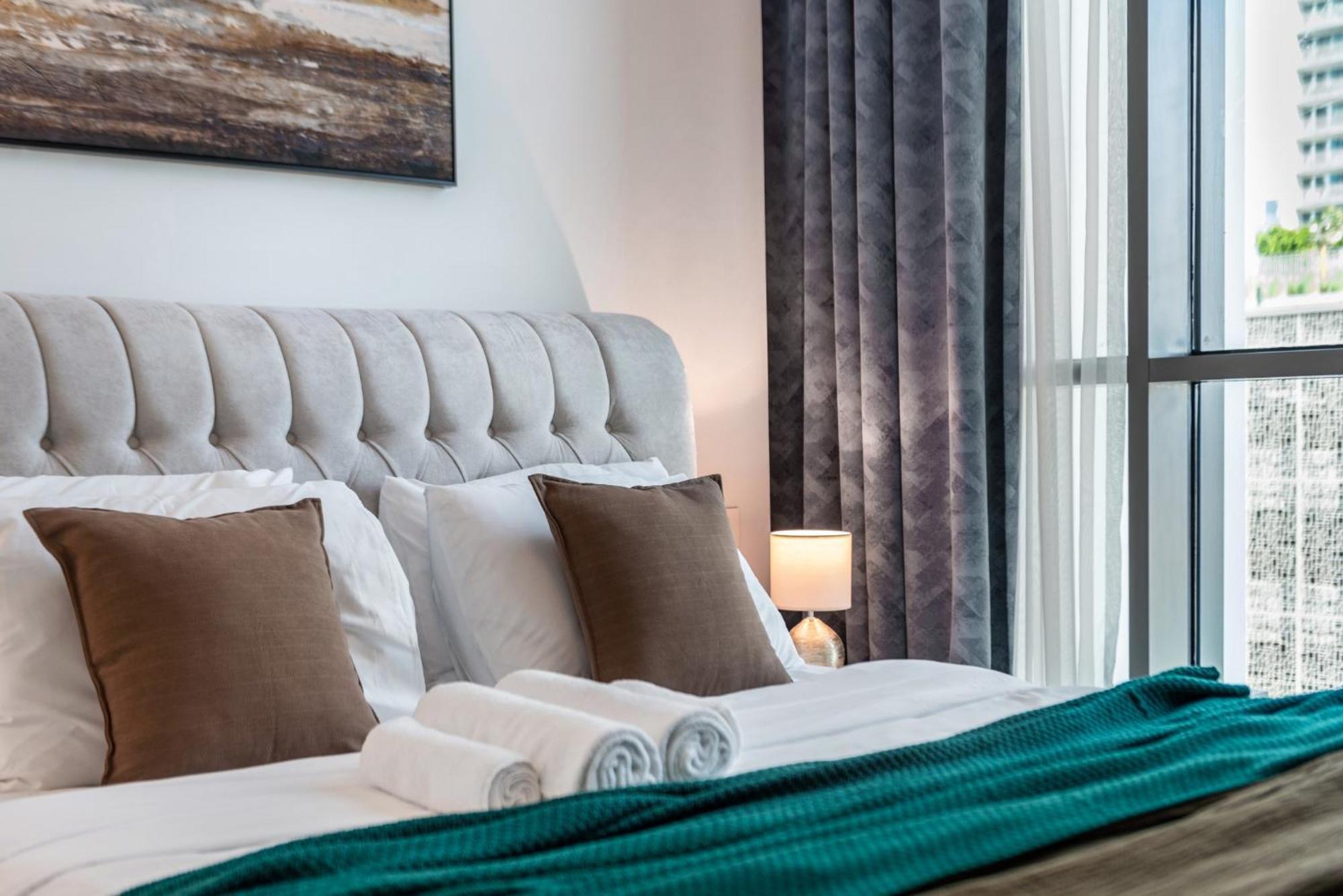 Apartment Classy Downtown Bliss With Mall Access Dubai