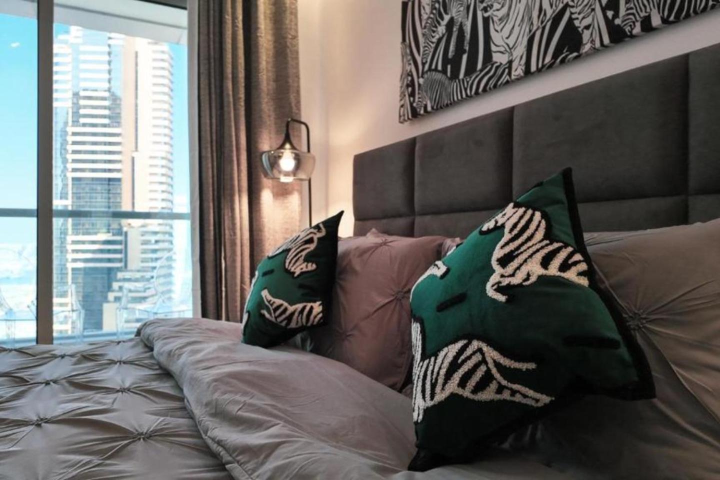 Ultra-chic 1br Near Marina & Walk Dubai