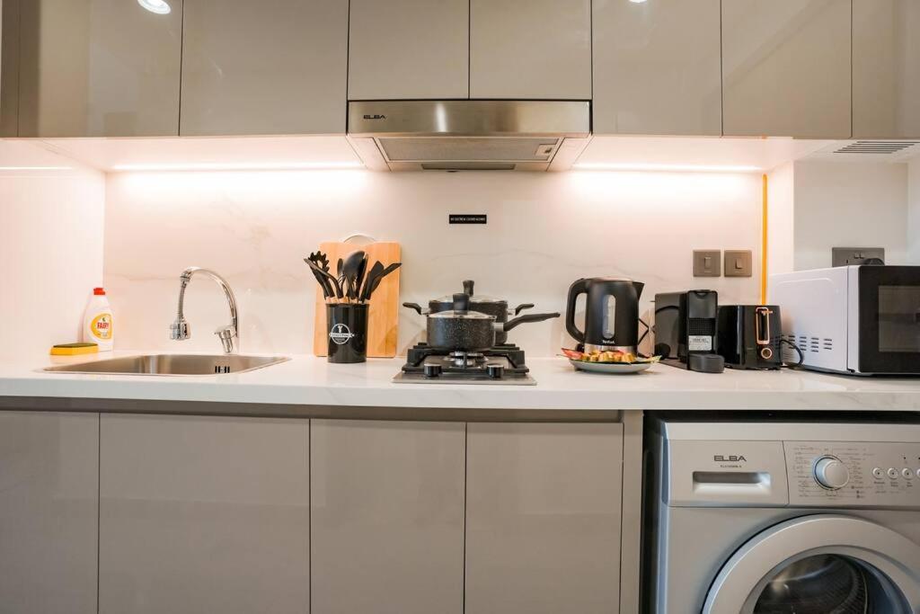 Cozy With Garden Views In Nad Al Sheba Apartment *