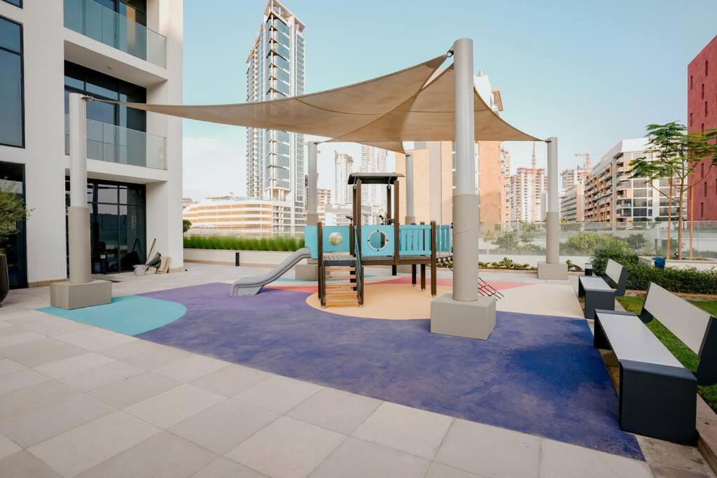 Apartment Cozy With Garden Views In Nad Al Sheba