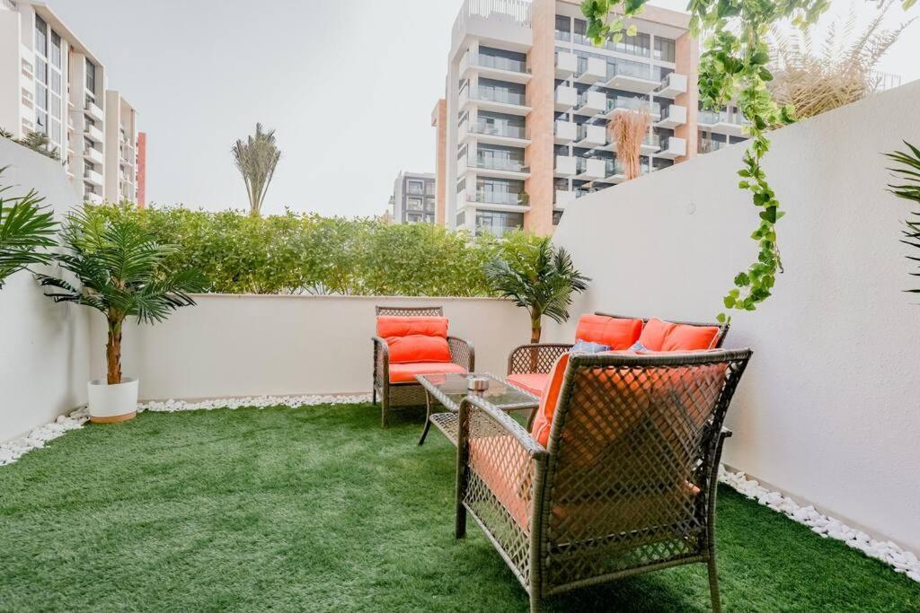 Cozy With Garden Views In Nad Al Sheba Apartment *
