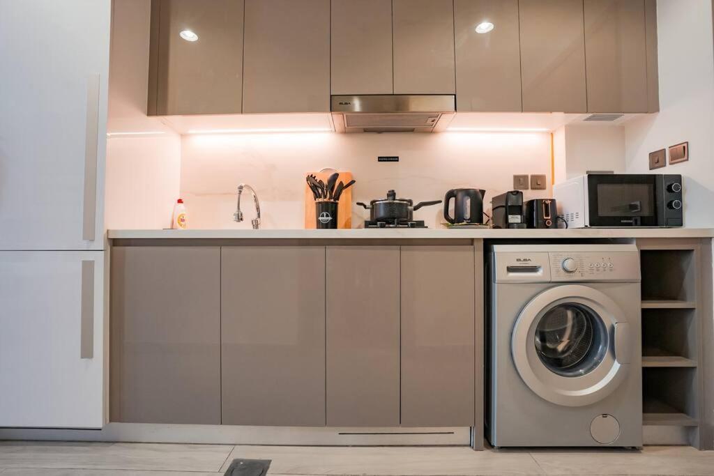 Cozy With Garden Views In Nad Al Sheba Apartment