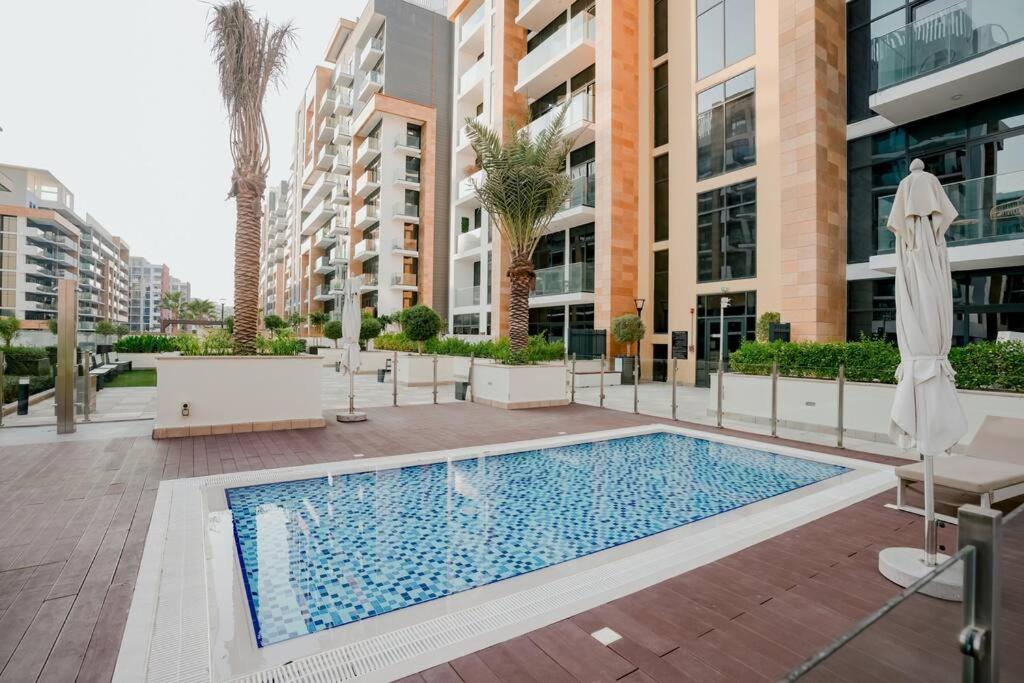 Apartment Cozy With Garden Views In Nad Al Sheba Dubai