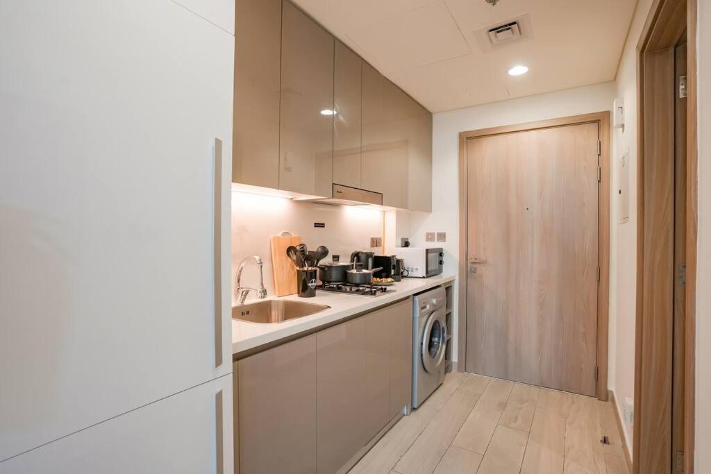 Cozy With Garden Views In Nad Al Sheba Apartment