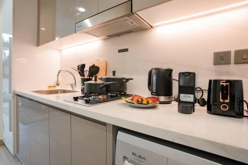 Apartment Cozy With Garden Views In Nad Al Sheba *
