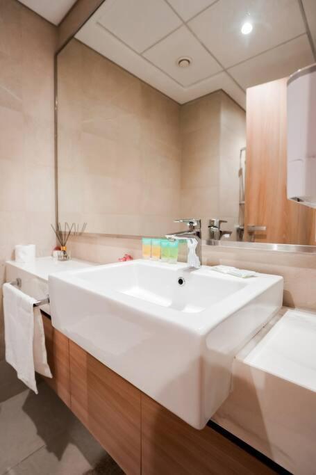 Cozy With Garden Views In Nad Al Sheba Dubai