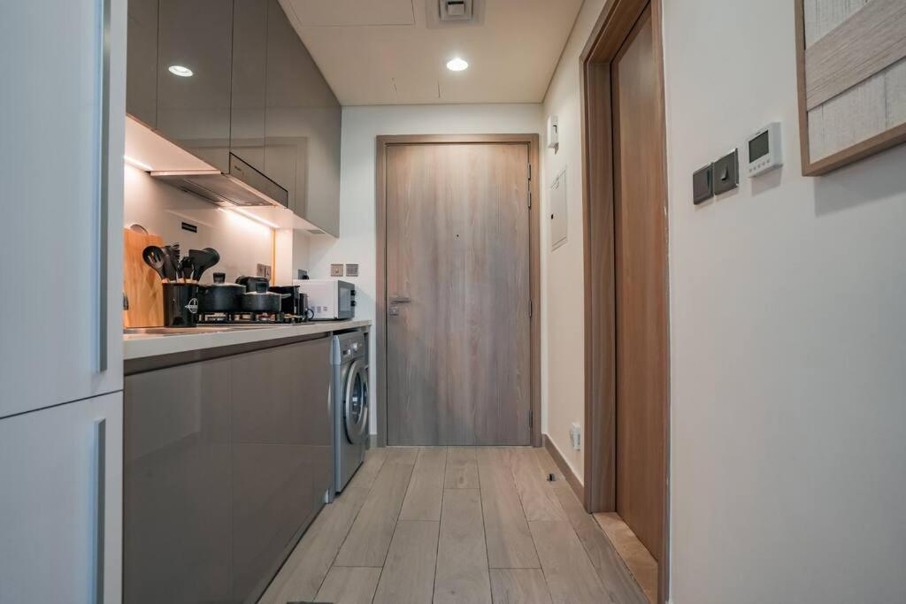 Cozy With Garden Views In Nad Al Sheba *