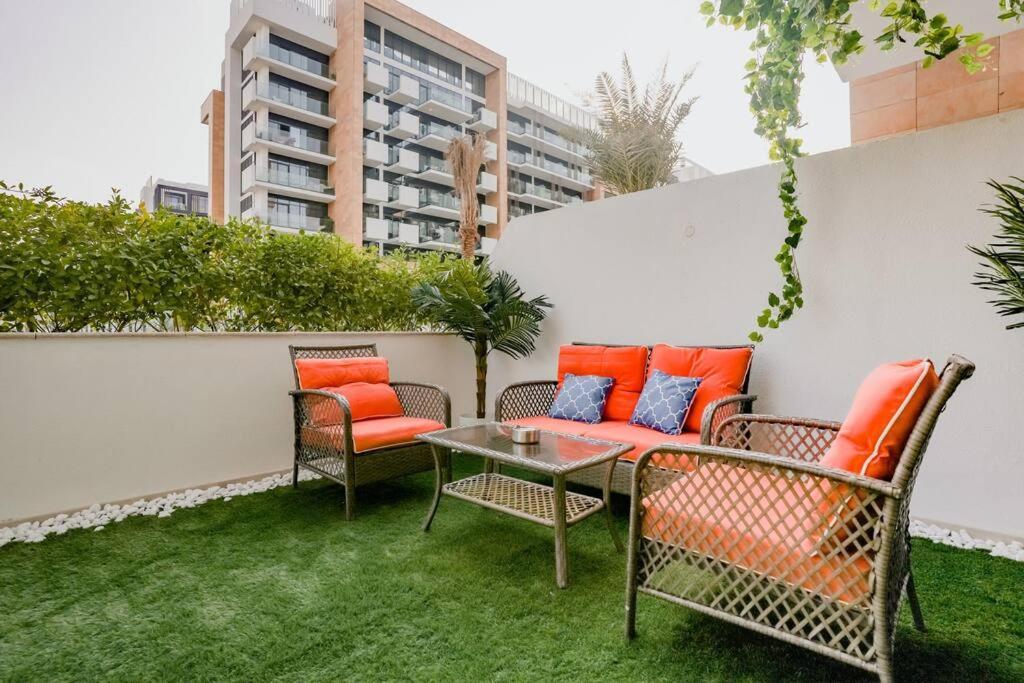 Cozy With Garden Views In Nad Al Sheba