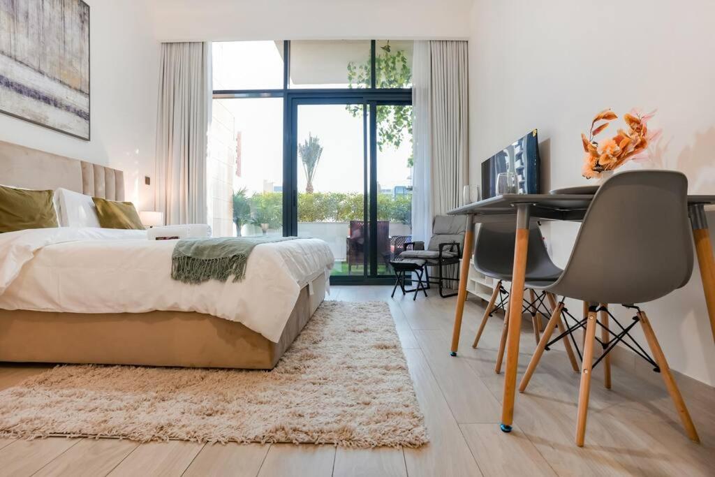 Cozy With Garden Views In Nad Al Sheba Apartment