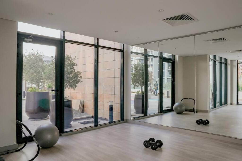 Apartment Cozy With Garden Views In Nad Al Sheba *