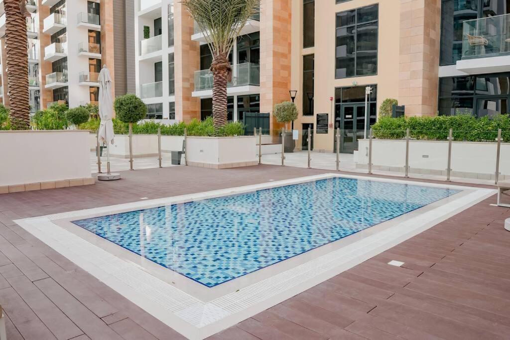 Apartment Cozy With Garden Views In Nad Al Sheba
