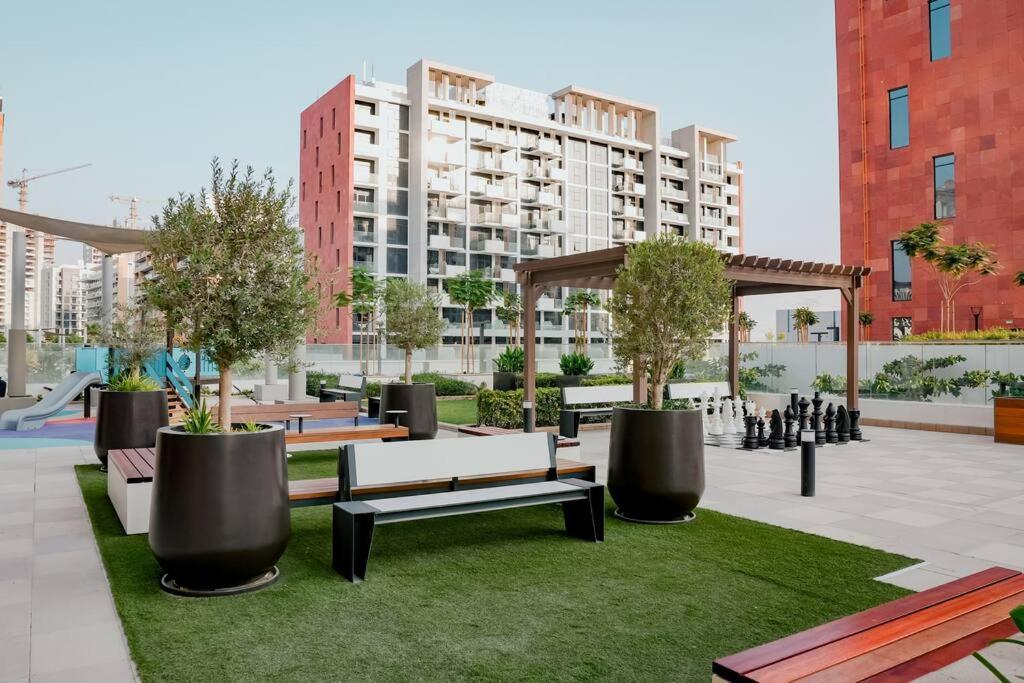 Apartment Cozy With Garden Views In Nad Al Sheba *