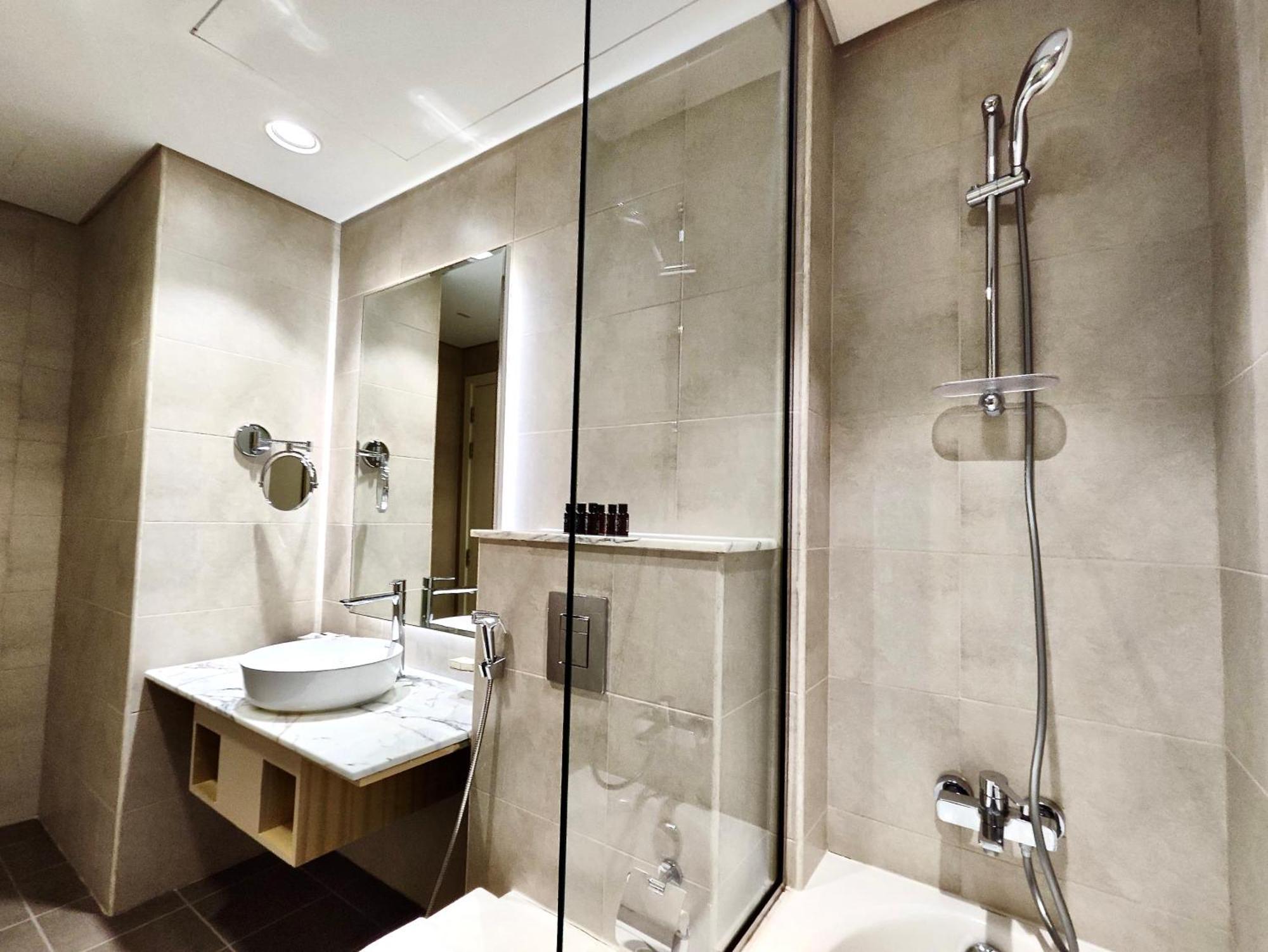 Lux I Paramount Midtown I Ocean View I Dubai