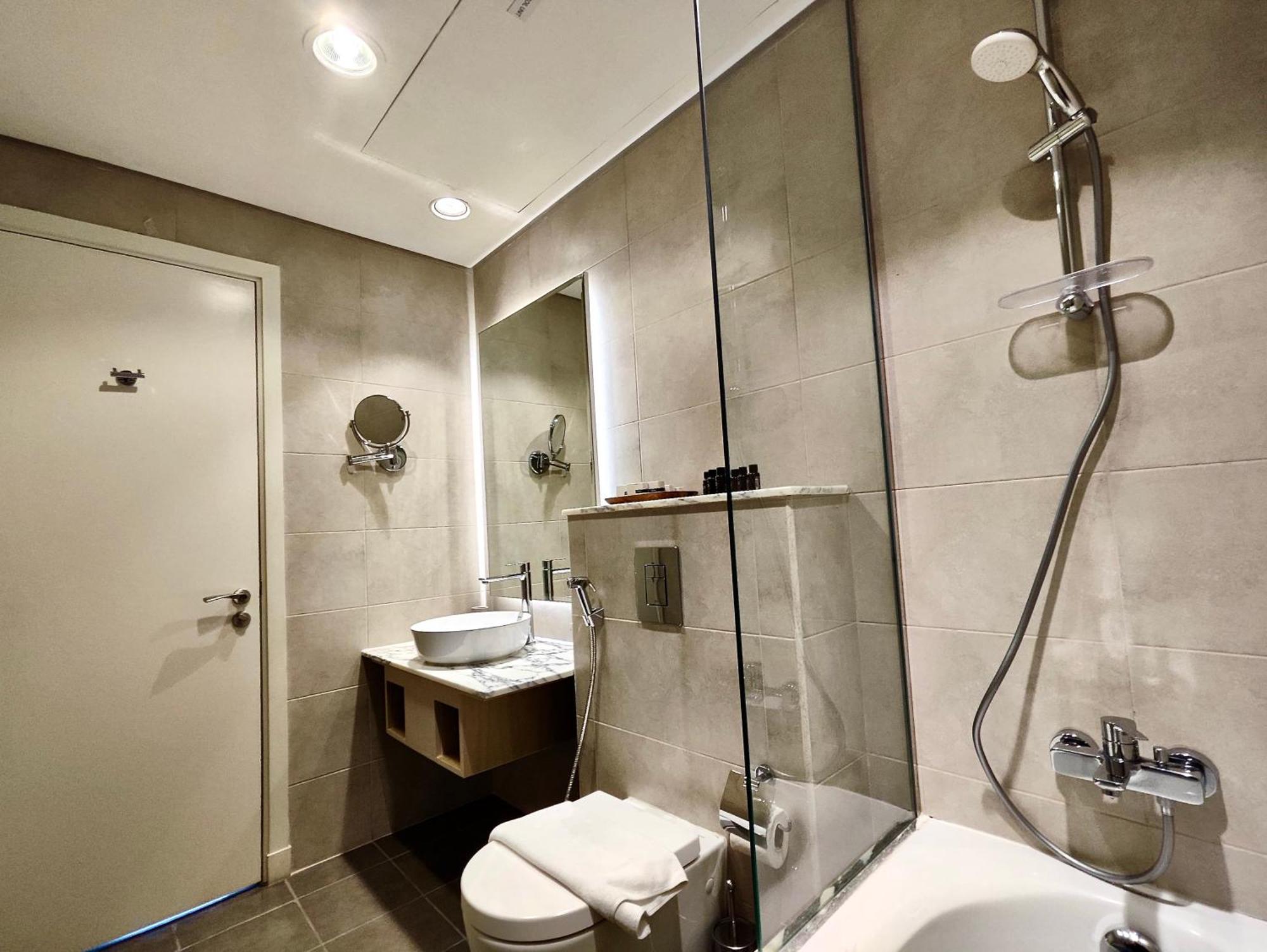 Lux I Paramount Midtown I Ocean View I Dubai