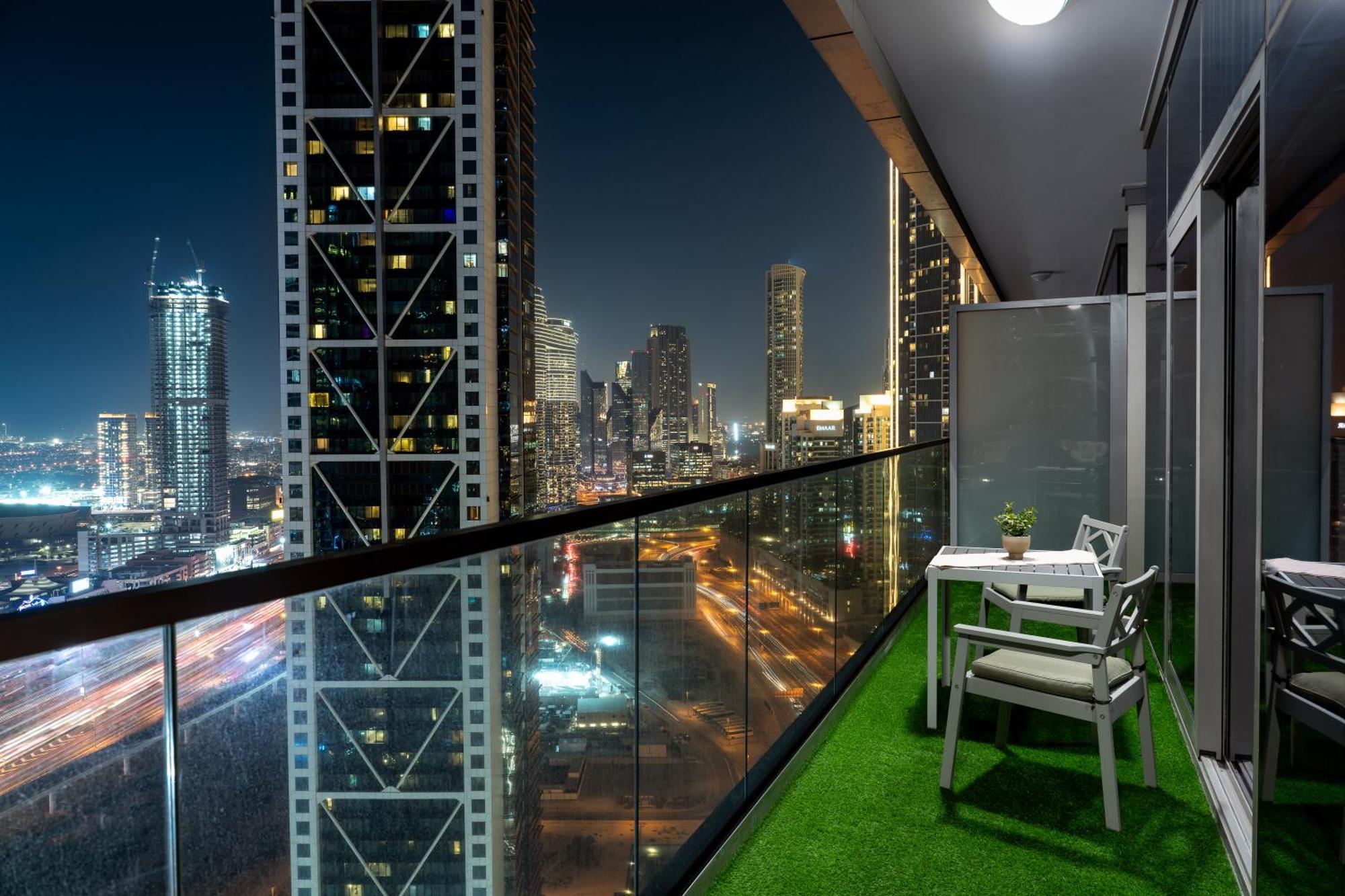 Burj Khalifa Infinity Pool 2br Sea & View * Dubai