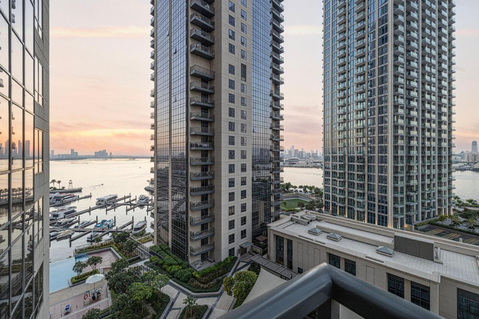 Luxe | Elegant 2br | Harbour View | Stylish & Cozy