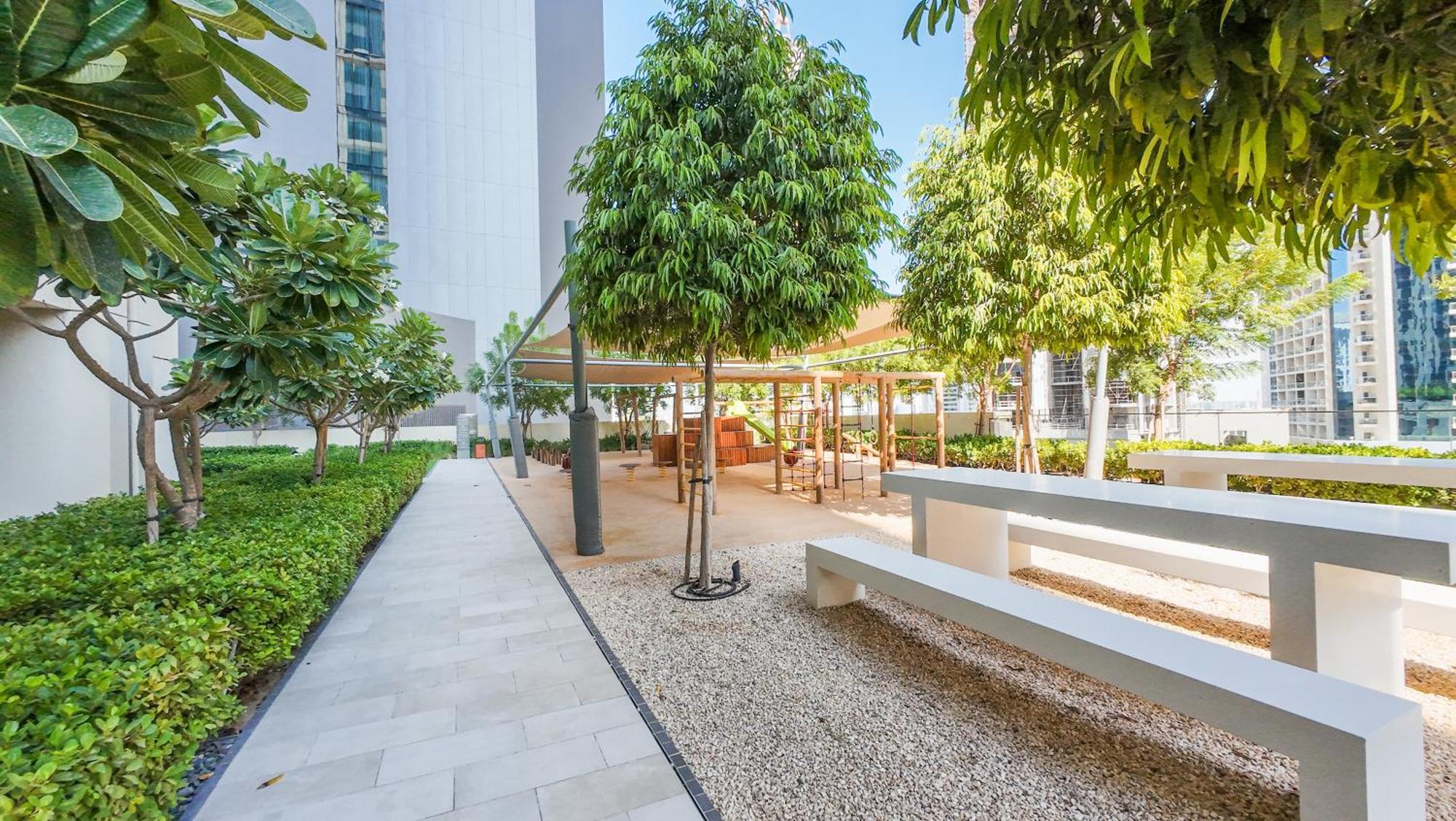 Elegant 2br In Burj Royale
