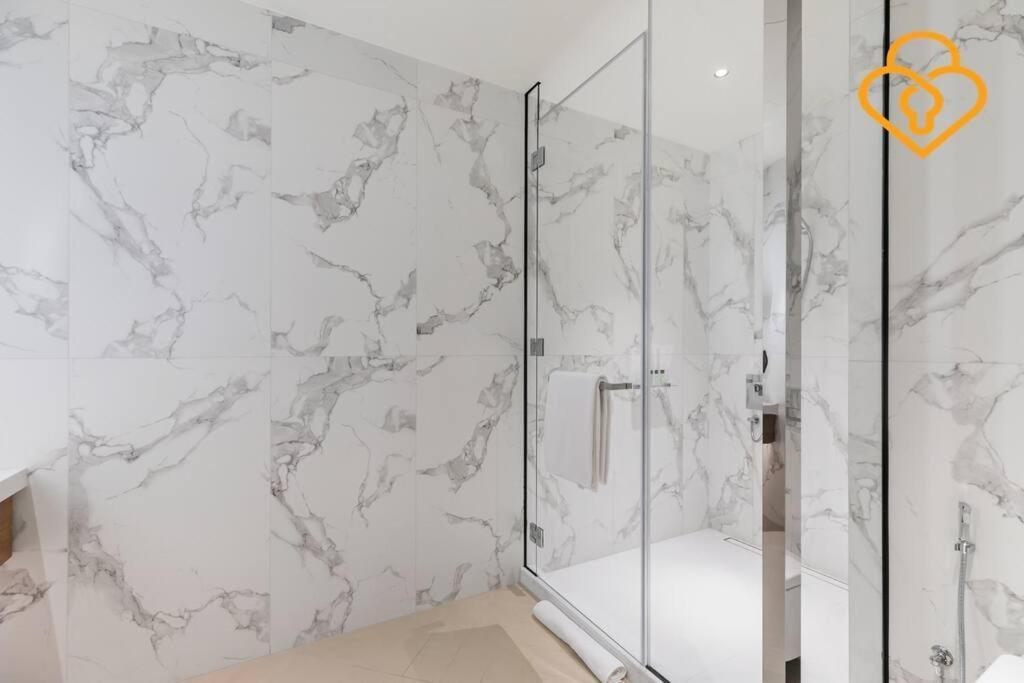 Apartment Keysplease 2 Bedroom Address Opera Walking To Mall 55 *