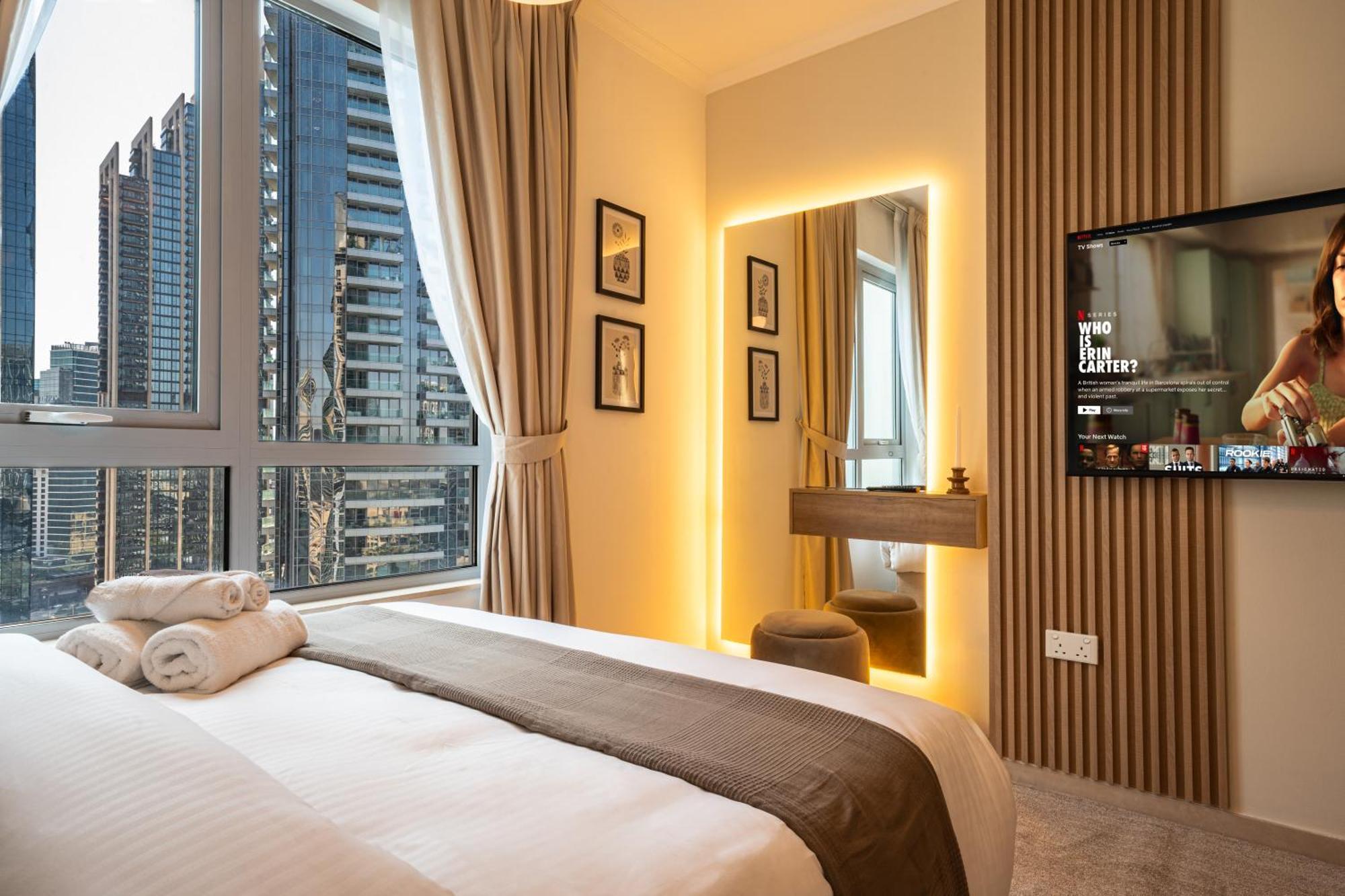 Location In Downtown Apartment *