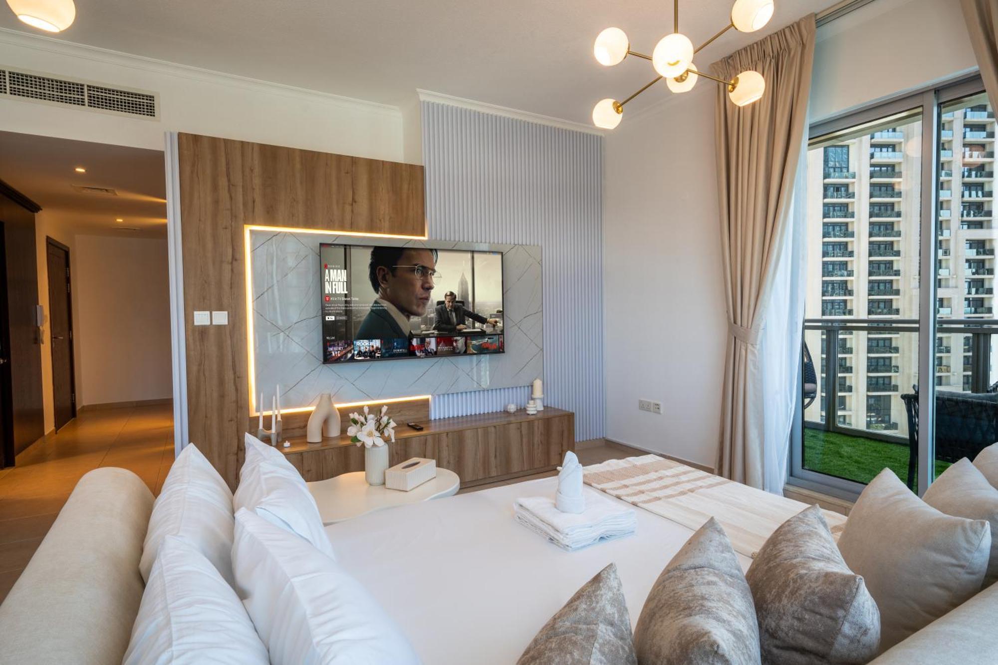Location In Downtown Apartment *