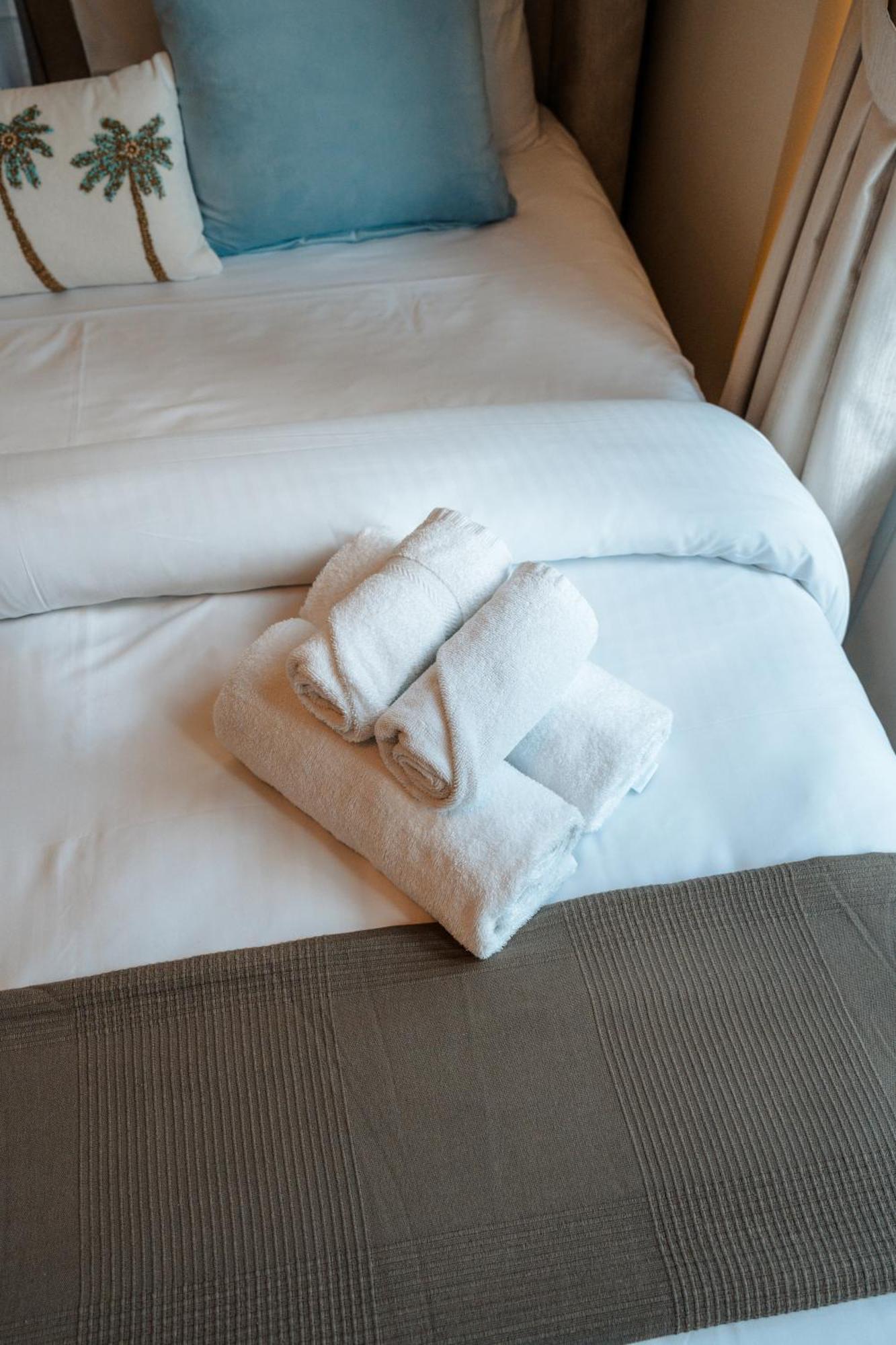 Location In Downtown Apartment *